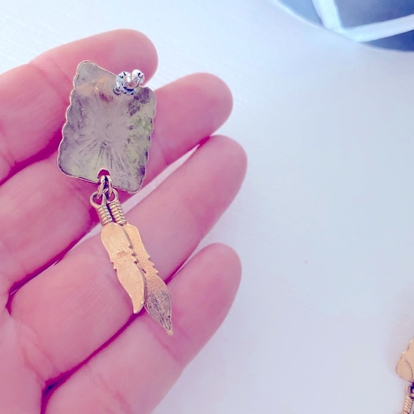 Vintage Wheeler Manufacuring co tiger eye feather earrings - Picture 2 of 4